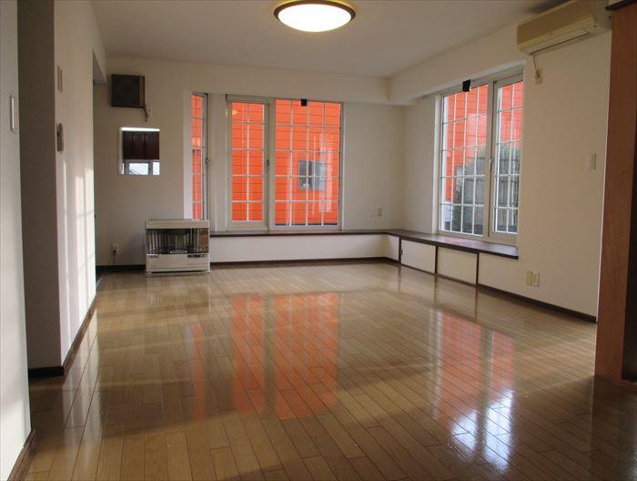 Living. South-facing living room