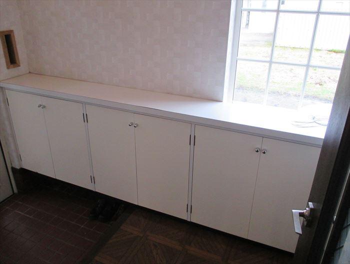 Entrance. Entrance shoebox