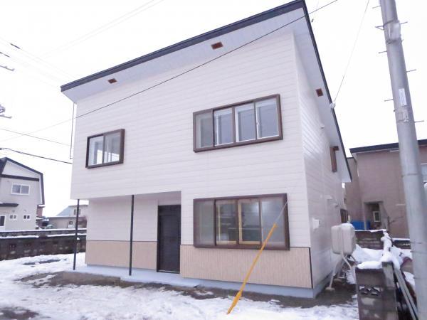 Local appearance photo. Land 79 square meters Building 33 square meters Parking 2 cars