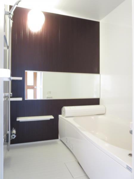 Bathroom. Please heal the fatigue of the day with a 1 pyeong new unit bus