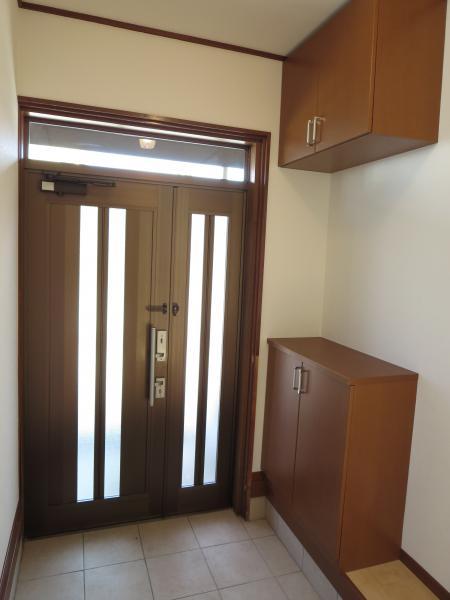 Entrance. You can hold the shoes a lot to the front door storage of new