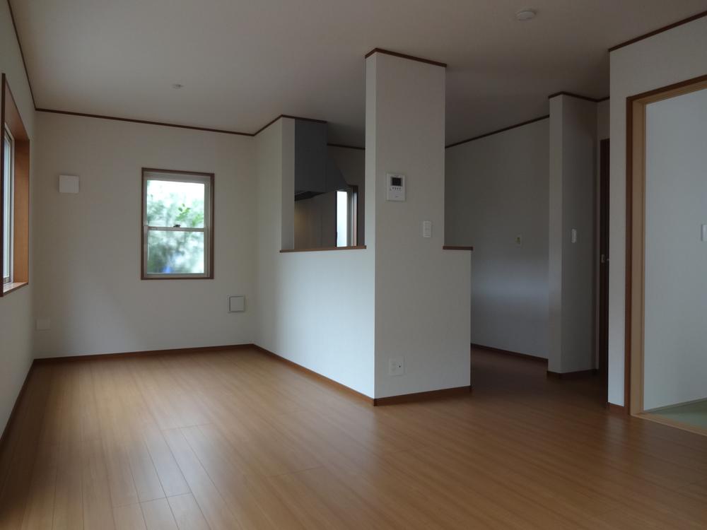 Same specifications photos (living). Same specifications construction cases