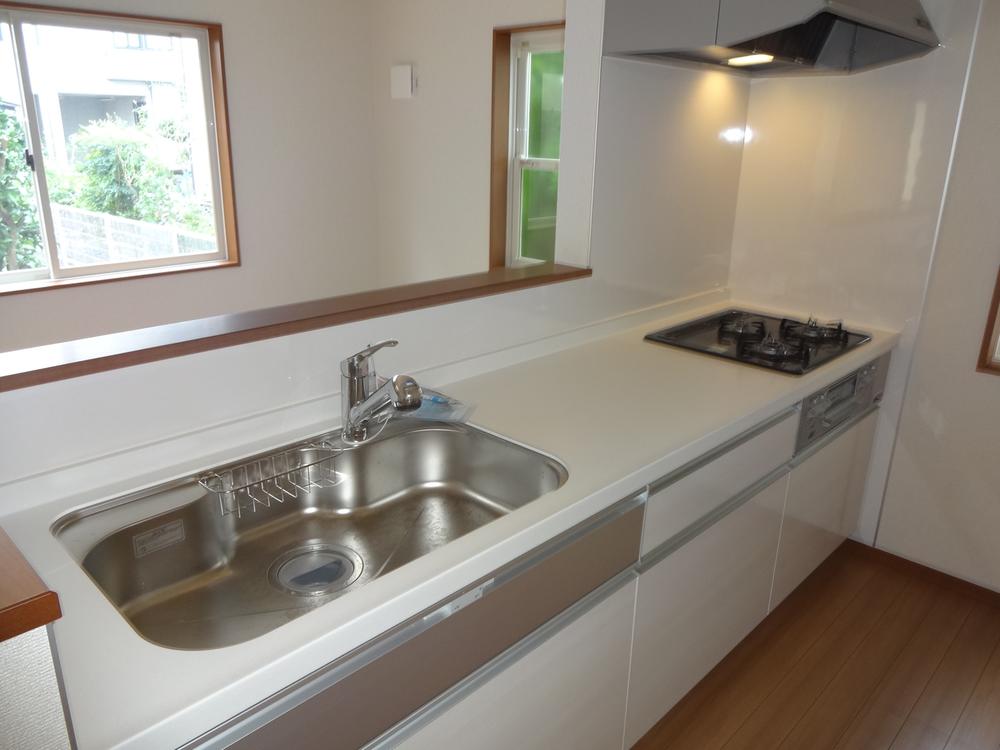 Same specifications photo (kitchen). Same specifications construction cases