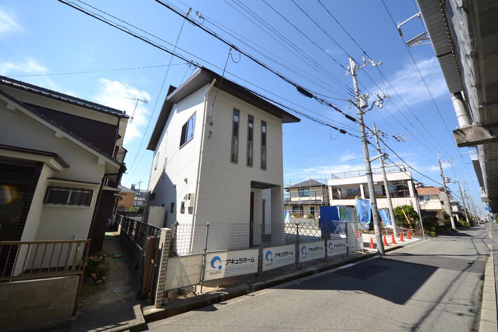 Local photos, including front road. Local (September 28, 2013) Shooting