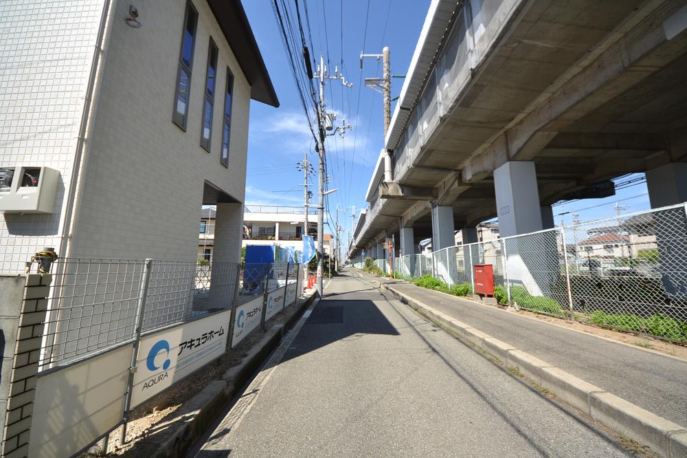 Local photos, including front road. Local (September 28, 2013) Shooting