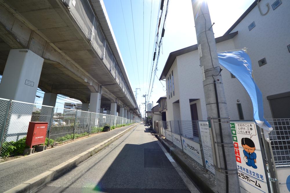 Local photos, including front road. Local (September 28, 2013) Shooting