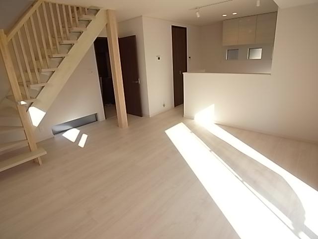 Same specifications photos (living)