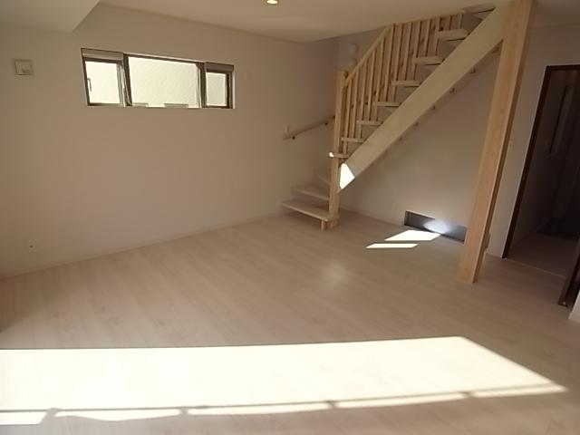 Same specifications photos (living)