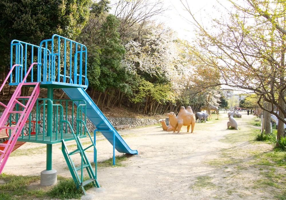 park. 880m until Matsugaoka park