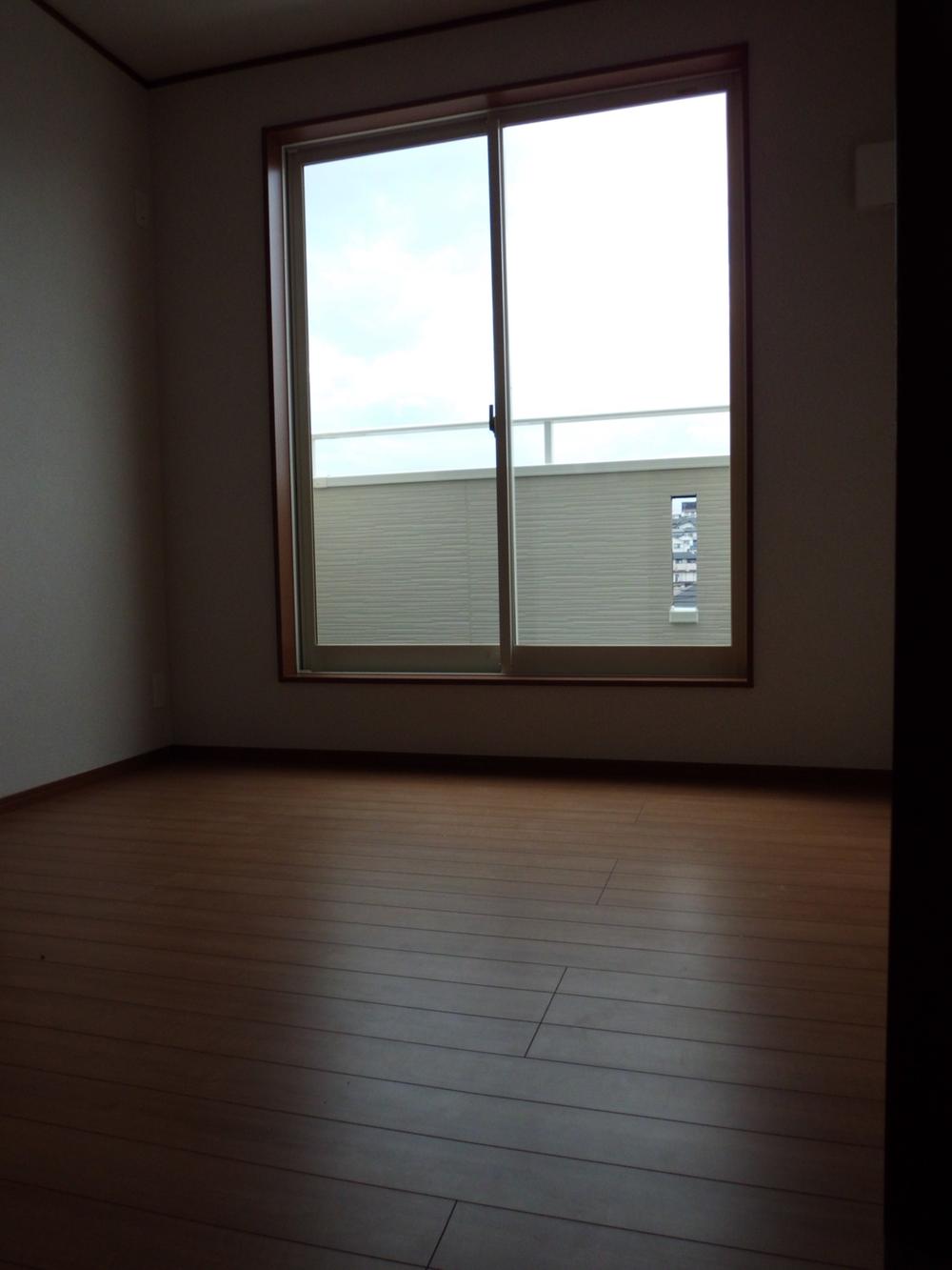 Non-living room. Indoor (11 May 2013) Shooting