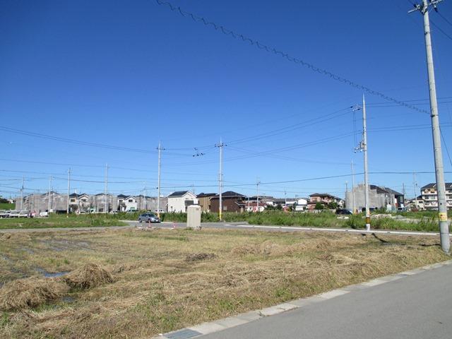 Local photos, including front road. Local (September 2013) Shooting