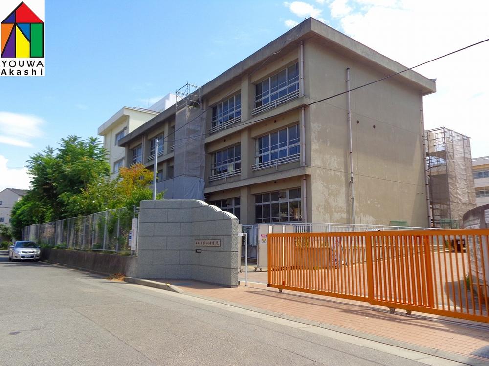 Junior high school. 527m until the Akashi Municipal Kinugawa junior high school