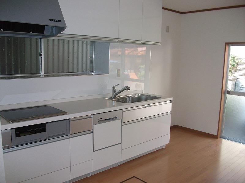 Kitchen. Kitchen newly established ・ IH cooking heater