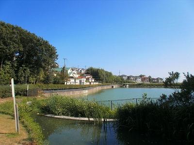 Local photos, including front road. Walk Jokingu How is it