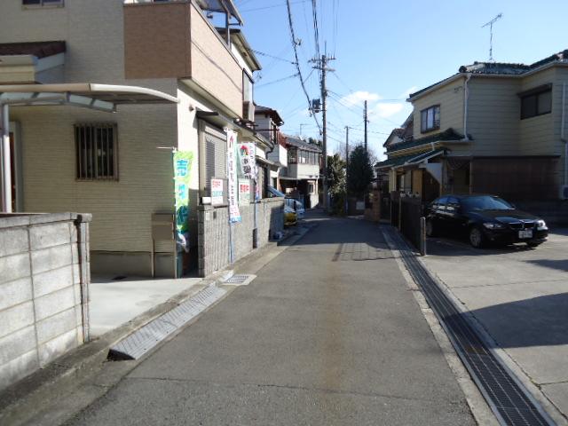 Local photos, including front road. Local (December 22, 2013) Shooting