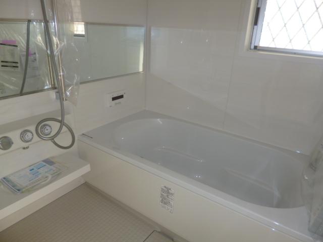 Bathroom. Indoor (11 May 2013) Shooting