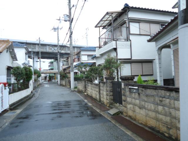 Local photos, including front road. Local (November 25, 2013) Shooting