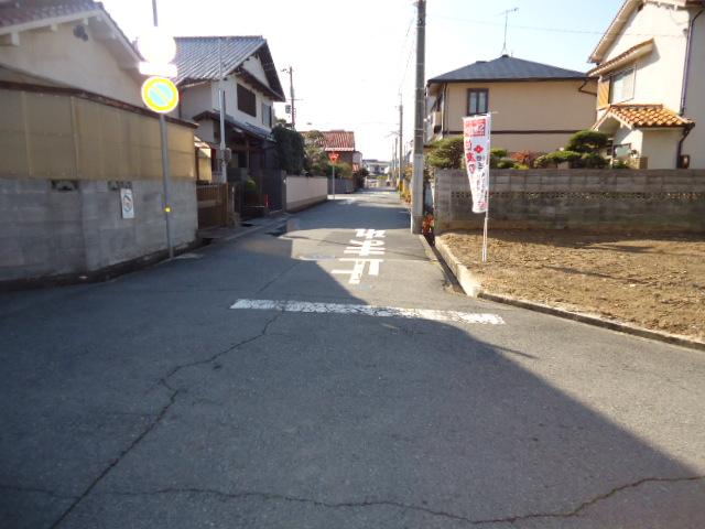 Local photos, including front road. Local (December 23, 2013) Shooting