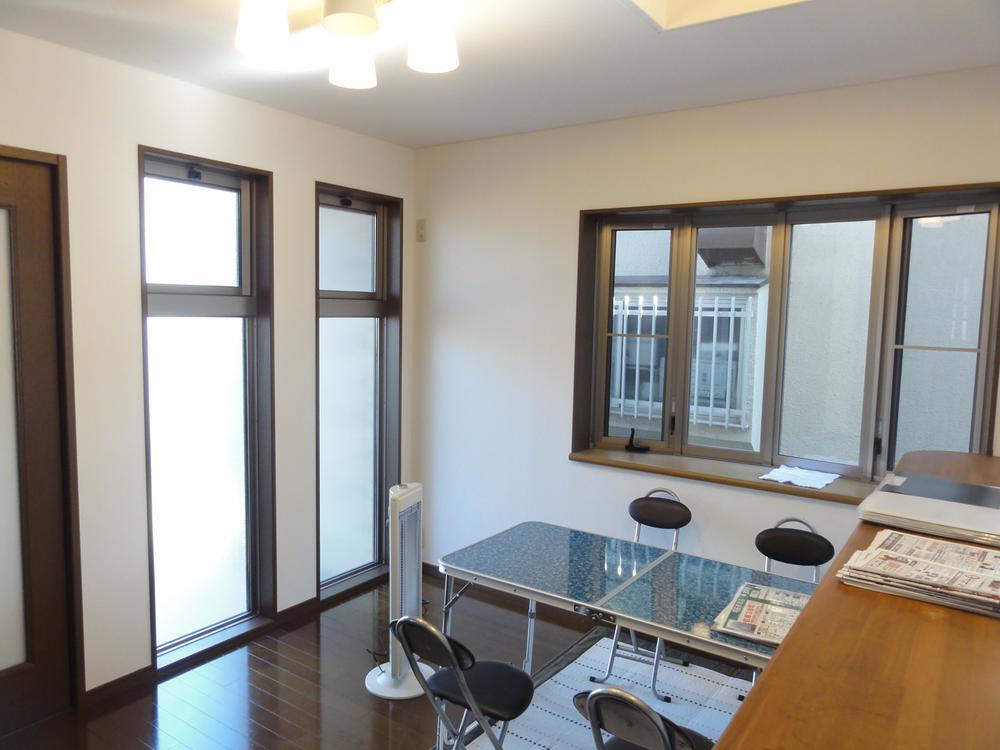 Living. Local (11 May 2013) Shooting