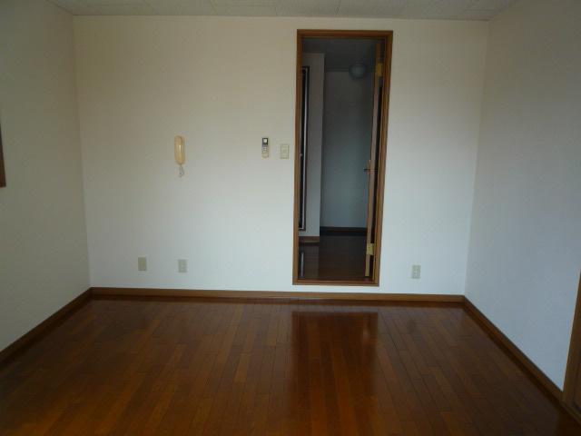 Living and room. Room (1)