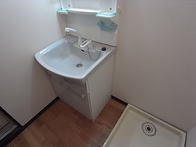 Washroom. Washroom