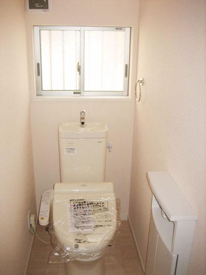 Toilet. Indoor (September 2013) Shooting