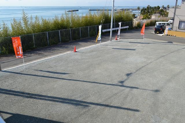 Local photos, including front road. Ocean View! ! Sea views from the local