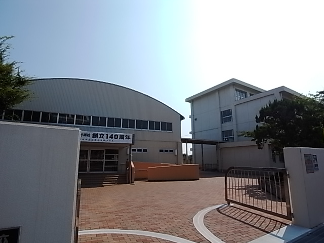 Primary school. 766m until the Akashi Municipal Futami elementary school (elementary school)