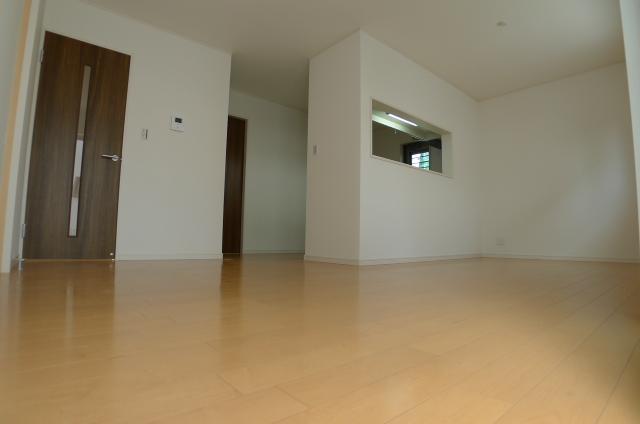 Same specifications photos (living)