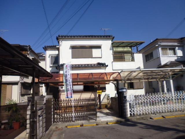 Local photos, including front road. Local (10 May 2013) Shooting