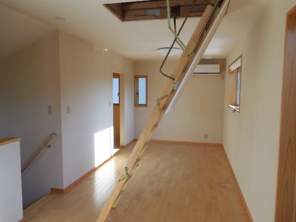 Non-living room. There is also attic storage!