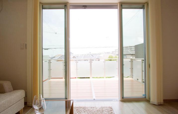 Model house photo. Our model house of the neighborhood in the public. Characteristic is a large deck.