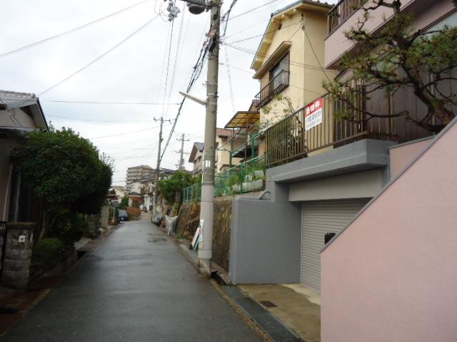 Local photos, including front road. Local (October 5, 2013) Shooting