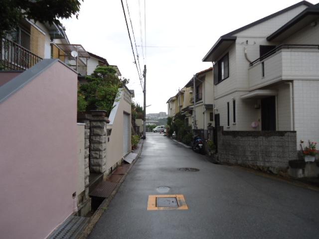 Local photos, including front road. Local (October 5, 2013) Shooting