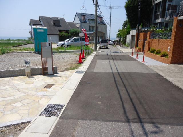 Local photos, including front road. Local (August 6, 2013) Shooting