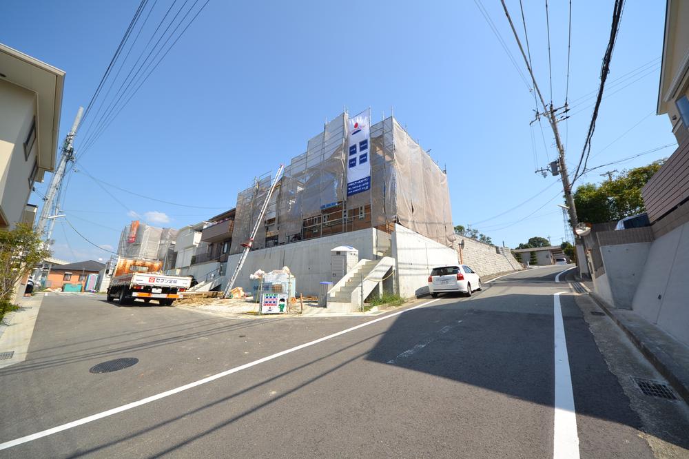 Local photos, including front road. Local (September 23, 2013) Shooting