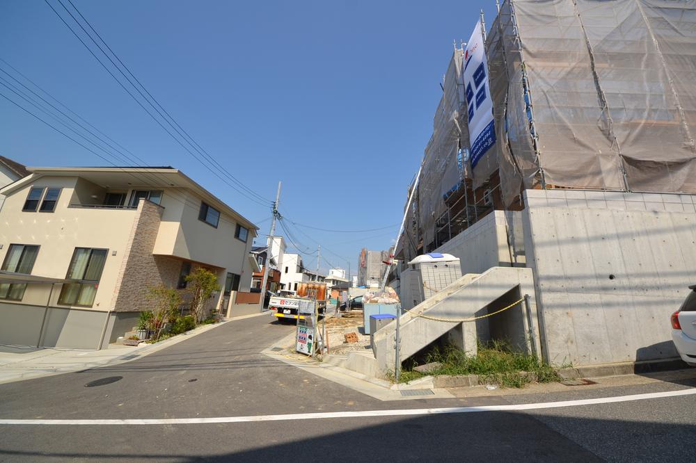 Local photos, including front road. Local (September 23, 2013) Shooting