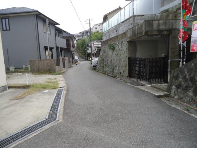 Local photos, including front road. Local (October 31, 2013) Shooting