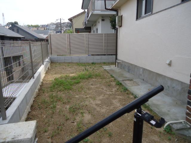 Garden. Local (October 31, 2013) Shooting