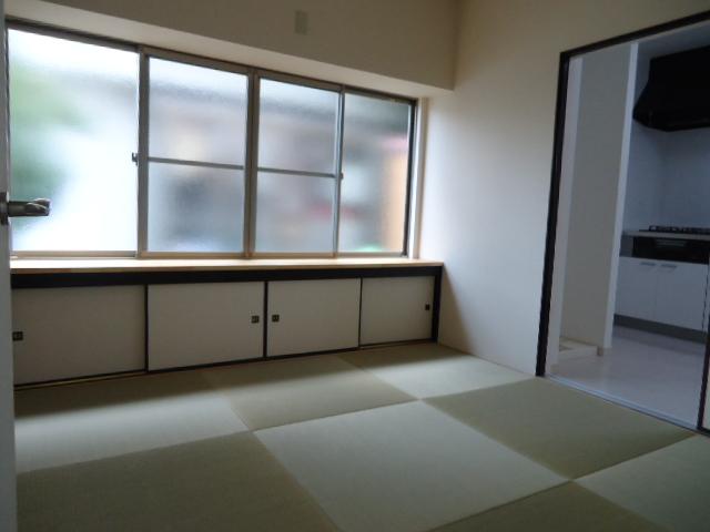 Non-living room. Local (October 31, 2013) Shooting