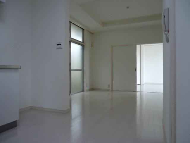 Living. Local (October 31, 2013) Shooting