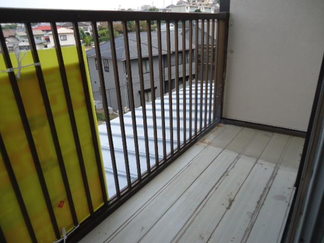 Balcony. Local (October 31, 2013) Shooting