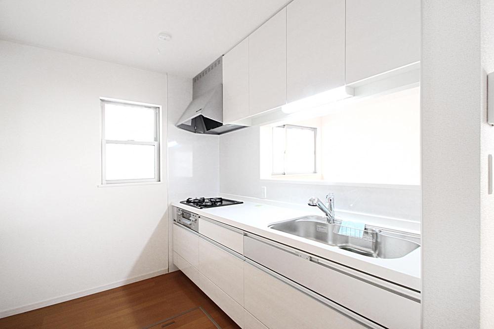 Other. kitchen. Ureishi plan to child-rearing generation Mimamoreru the growth of the family in the adoption of the face-to-face kitchen. 