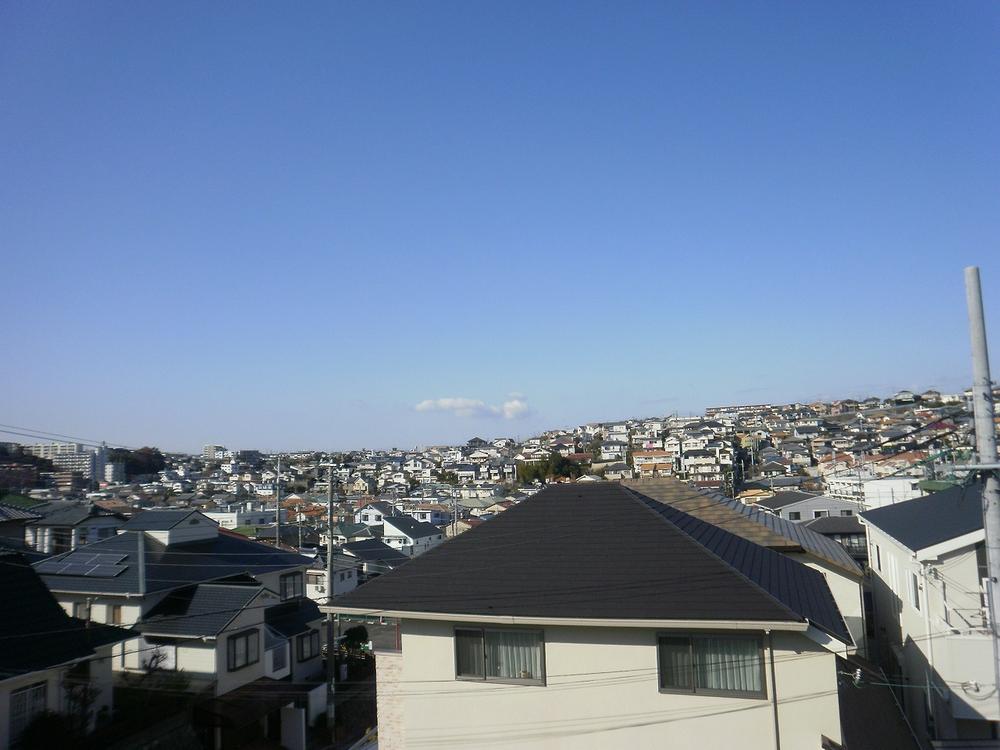 View photos from the dwelling unit. View from the site (December 2013) Shooting