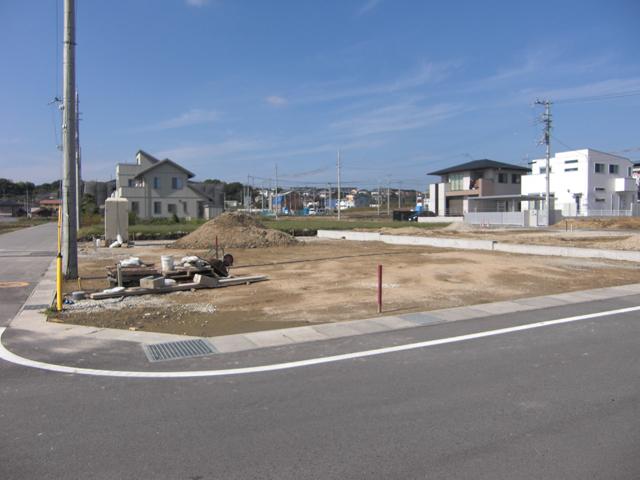 Local photos, including front road. local