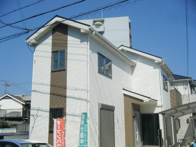 Local appearance photo. Local (07 May 2013) Shooting