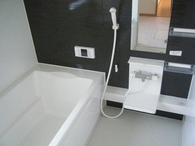 Bathroom. Indoor (07 May 2013) Shooting