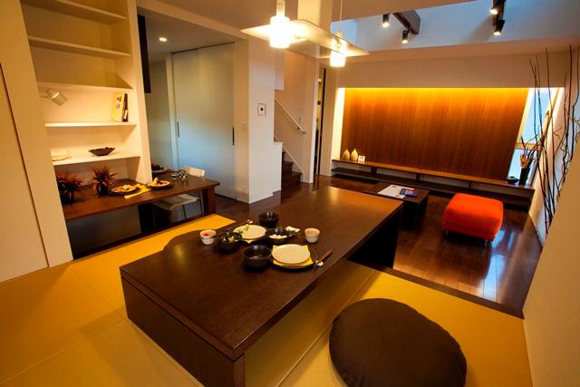 Model house photo.  [Idea House is located on about 39 square meters / Himeji Nishinobusue]  ~ A vaulted ceiling living ~