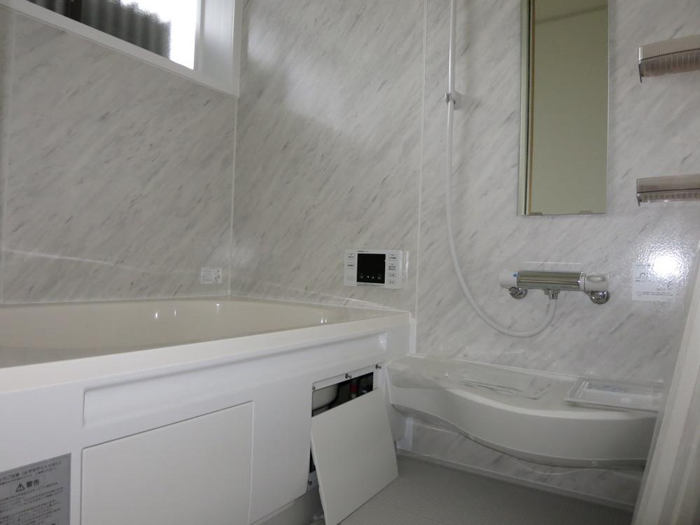 Bathroom. Indoor (12 May 2013) Shooting