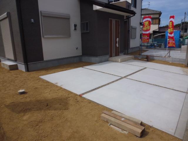 Parking lot. Local (10 May 2013) Shooting